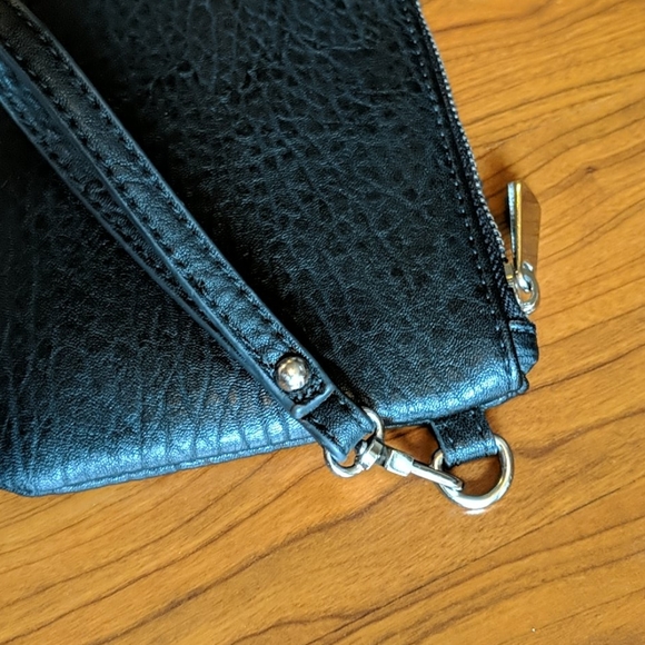 Express Wristlet - Picture 6 of 8